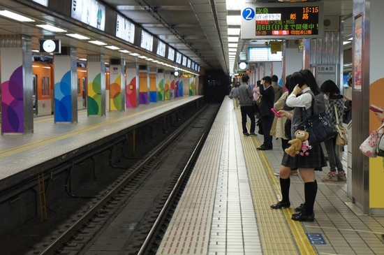 Bạn biết gì về văn hóa đi tàu điện ở Nhật Bản?
